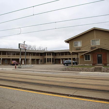 Snelling Motor Inn Mendota Экстерьер фото